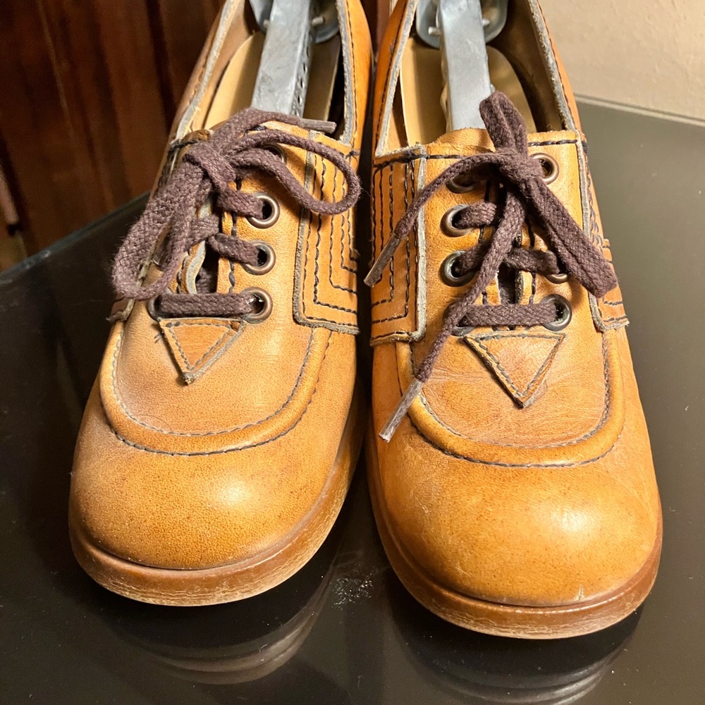 Classic Tan Leather Lace-Up Shoes